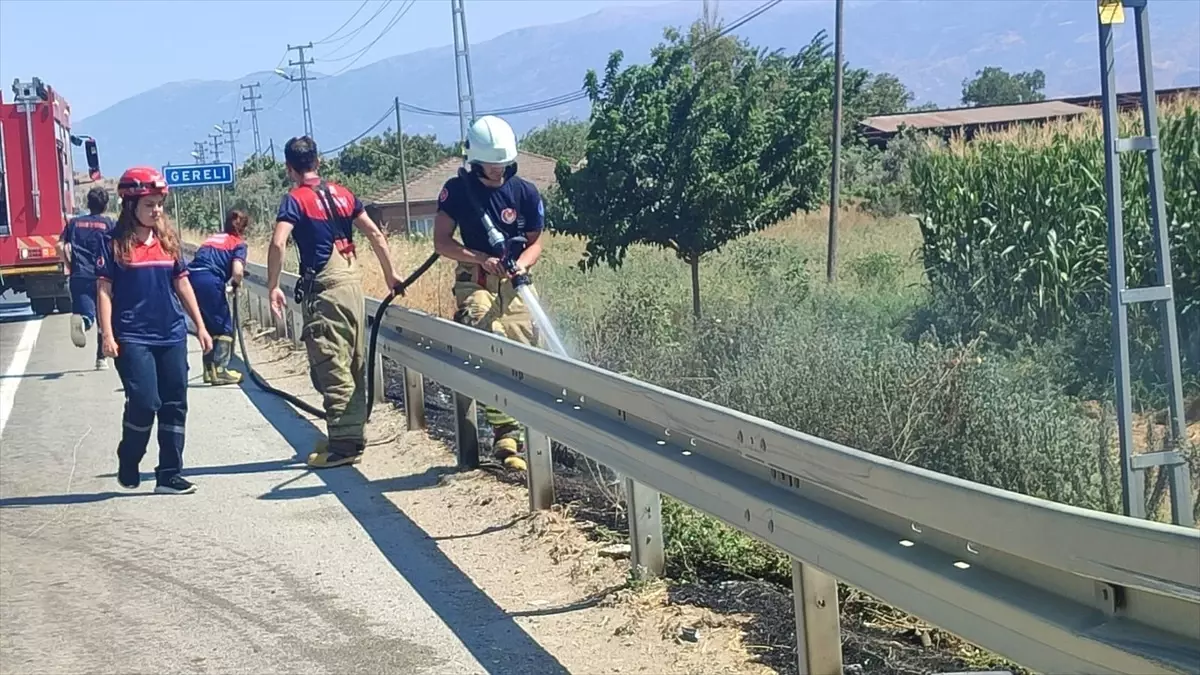 İzmir'de Çıkan Yangınlar Kontrol Altına Alındı
