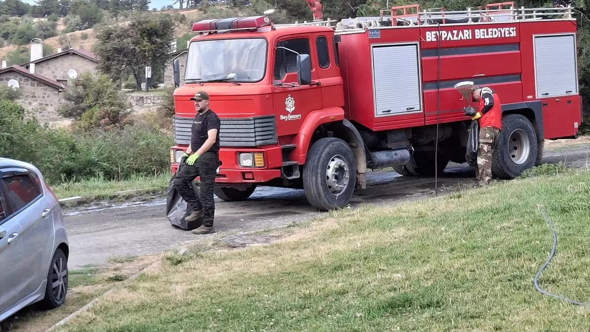 Beypazarı'nda Olası Yangınlara Karşı İtfaiye Aracı Hazır Bekletiliyor