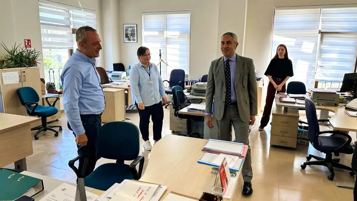 Beypazarı Kaymakamı Ünal Coşkun Vergi Dairesi'ni Ziyaret Etti