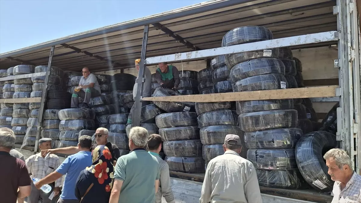Beypazarı'nda Üreticilere Damla Sulama Borusu Dağıtıldı