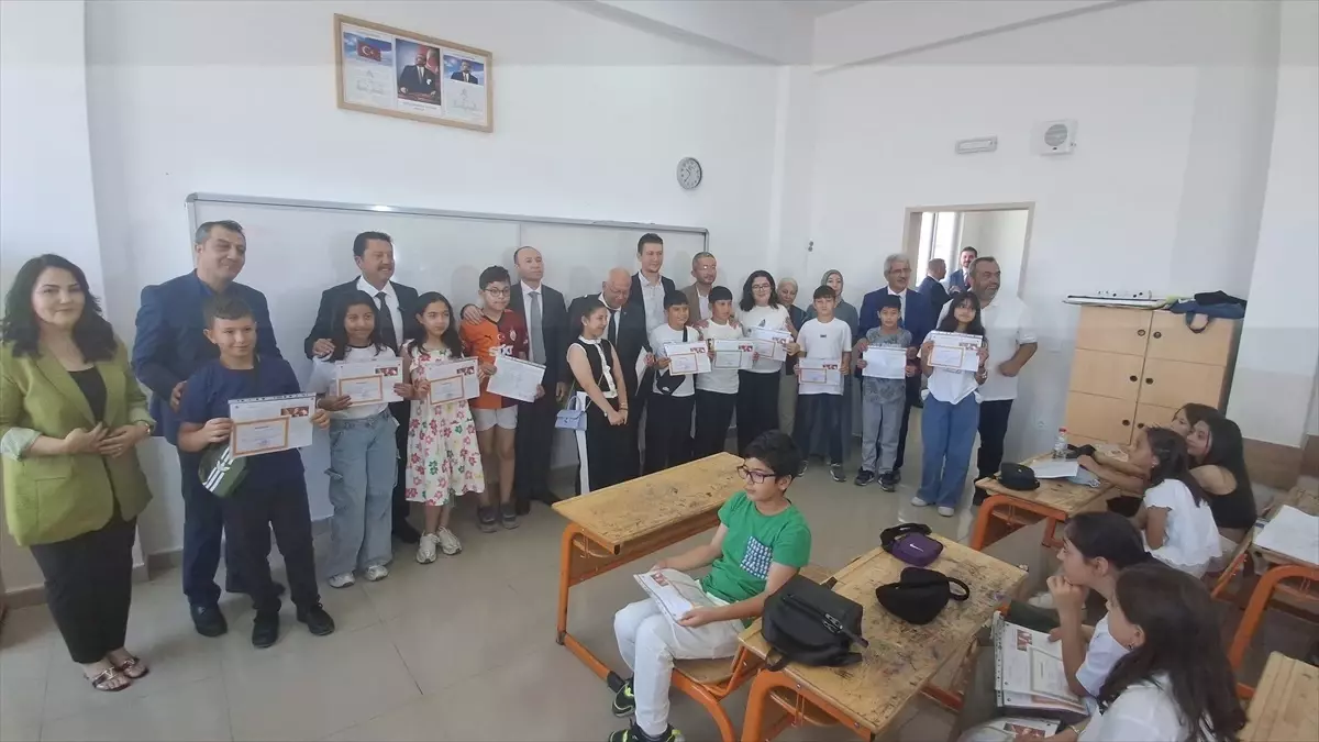 Beypazarı'nda öğrenciler karne heyecanı yaşadı