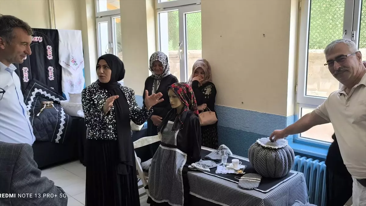 Beyşehir'de Yıl Sonu Sergisi ve Gazze'ye Yardım Kermesi Düzenlendi