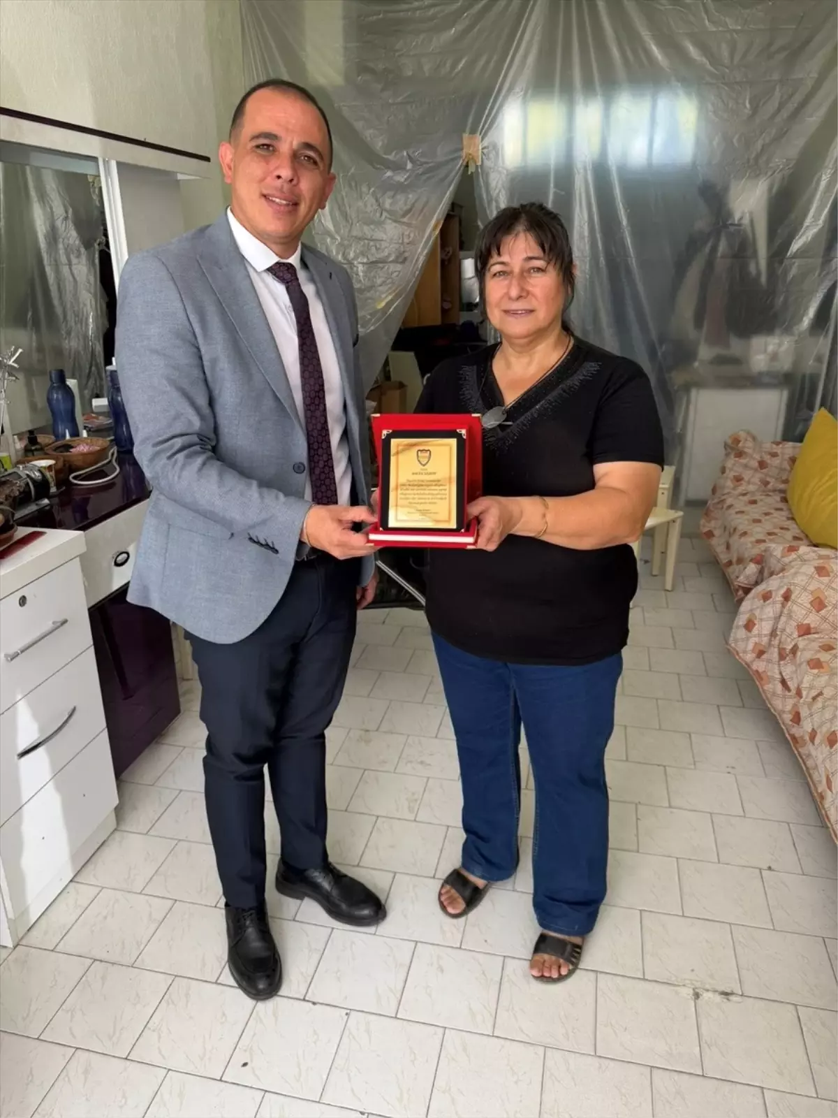 Beyşehir'de 35 Yılını Dolduran Esnaflara Plaket Takdim Edildi
