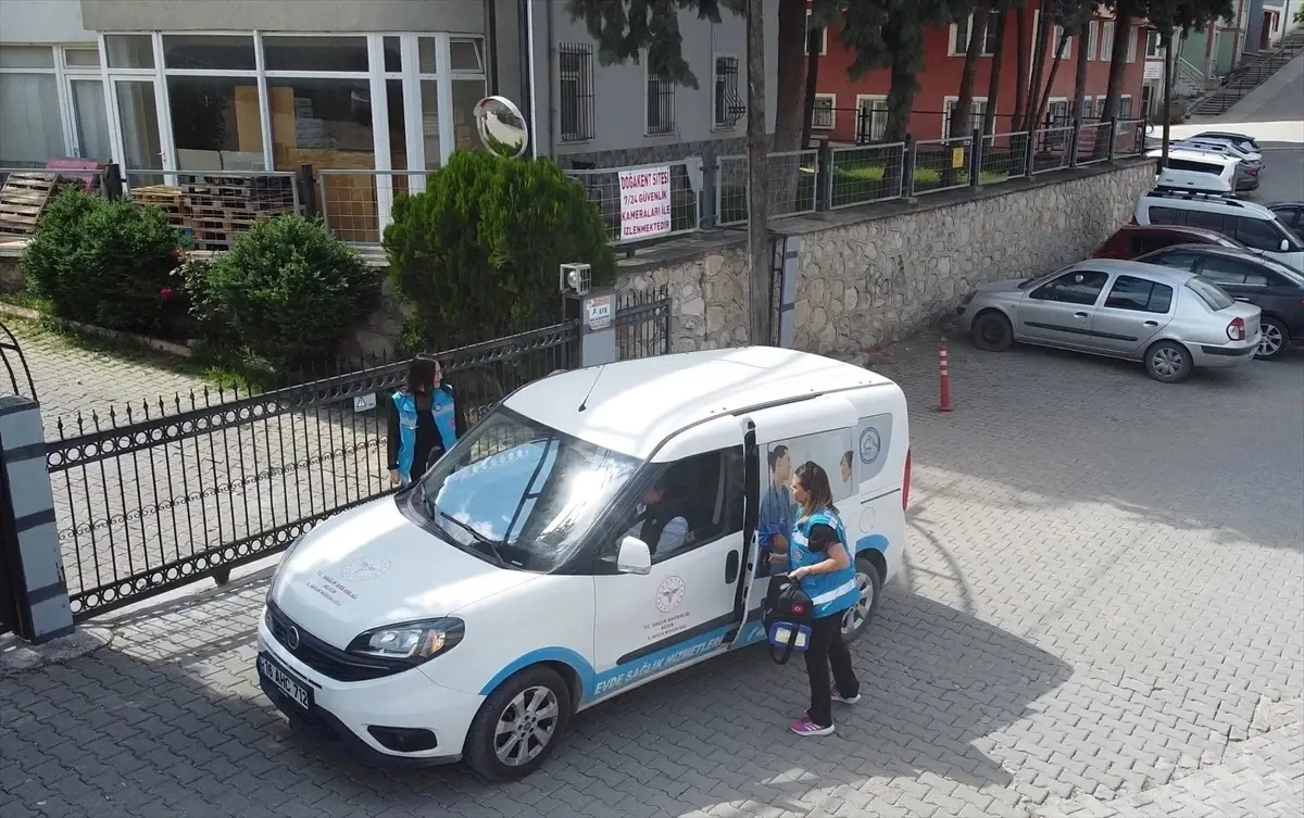 Bilecik'te Evde Sağlık Hizmetleri ile Hastalar Evlerinde Bakım Alıyor