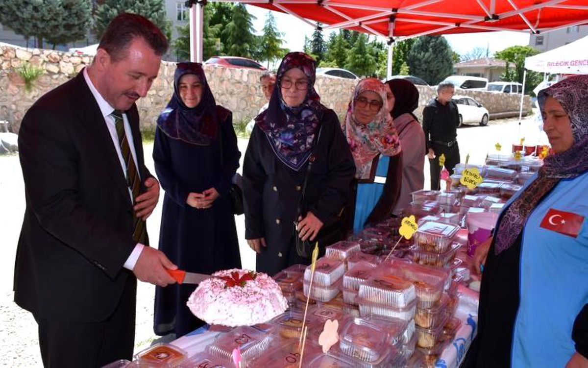 Bilecik'te Hayır Çarşısı Açıldı