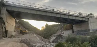 Bilecik'te Hamsu Köprüsü Geçici Olarak Trafiğe Kapatıldı