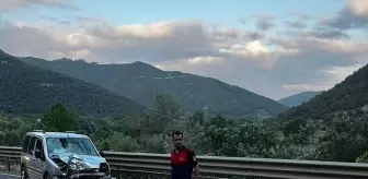 Bilecik'te Motosiklet ve Hafif Ticari Araç Çarpıştı: 1 Ölü, 5 Yaralı