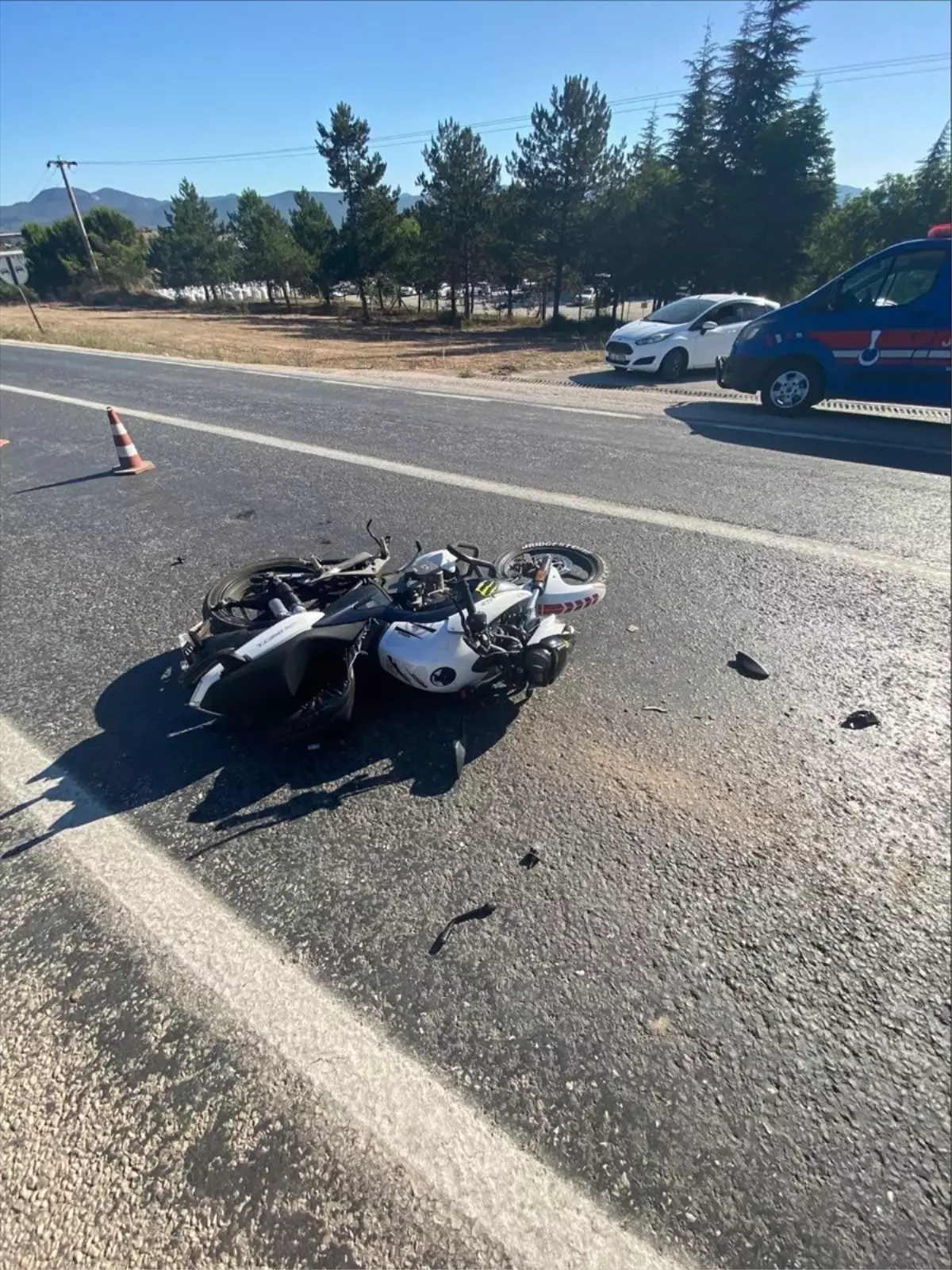 Bilecik'te Otomobil ile Motosiklet Çarpıştı: 1 Yaralı
