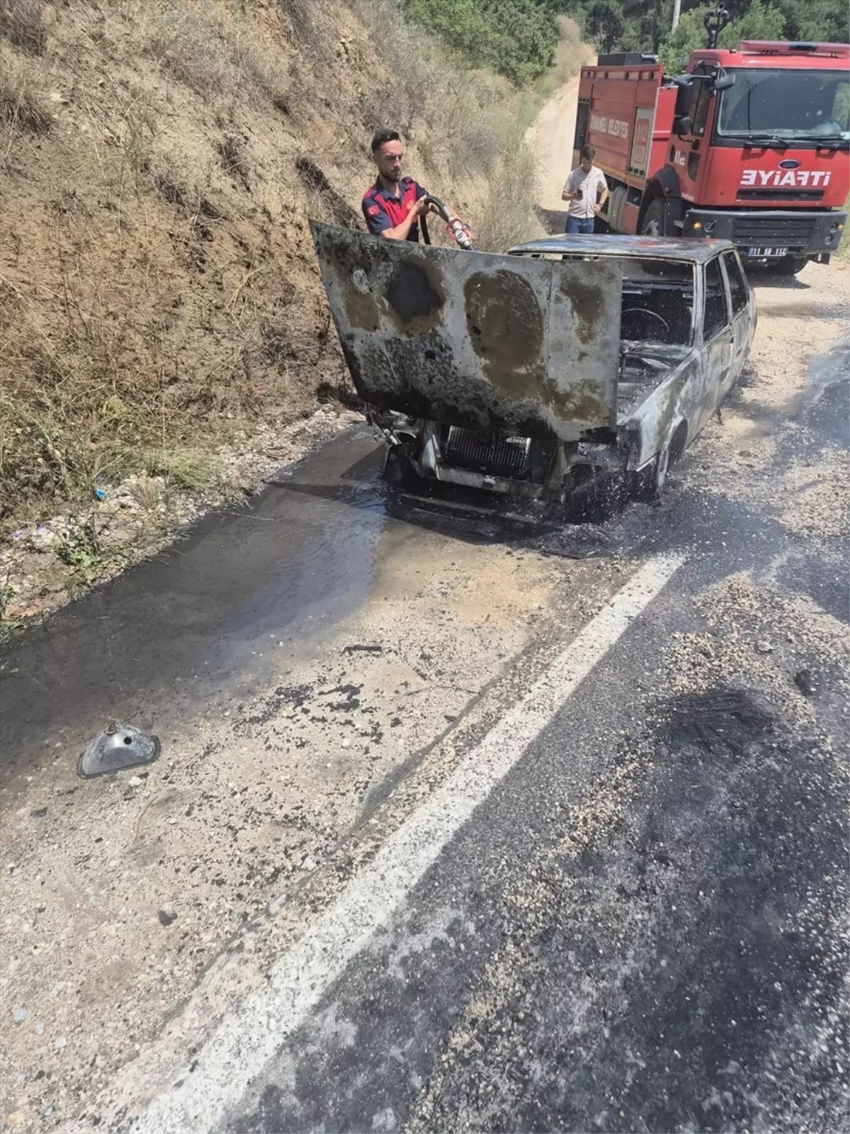 Bilecik'te Seyir Halindeki Otomobilde Yangın Çıktı