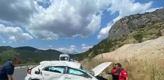 Bilecik'te Otomobil Devrildi: Sürücü Yaralandı