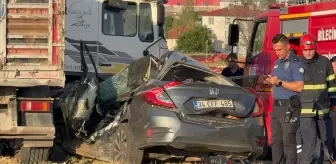 Bilecik'te TIR ile Otomobil Çarpıştı: 1 Ölü, 3 Yaralı