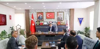 Bilecik Valisi Faik Oktay Sözer Gençlik ve Spor İl Müdürlüğünü Ziyaret Etti