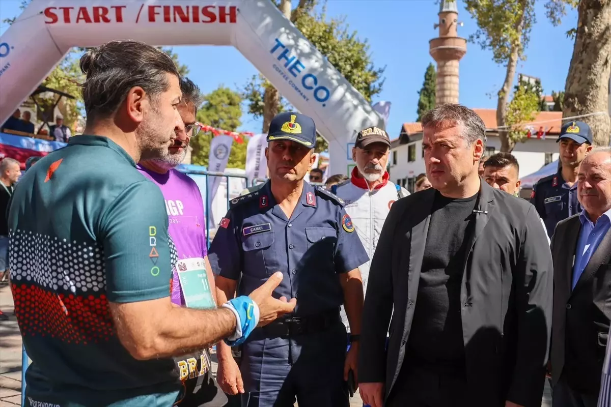 Bilecik Valisi Gölpazarı İpek Yolu Kültür Sanat Festivali'ne Katıldı