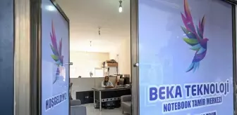 Kadın Elektronikçi Behiye Kaya, Stajyerlere Mesleği Öğretiyor