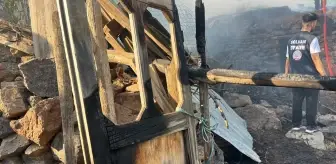 Bingöl'de Ahırda Çıkan Yangın Söndürüldü