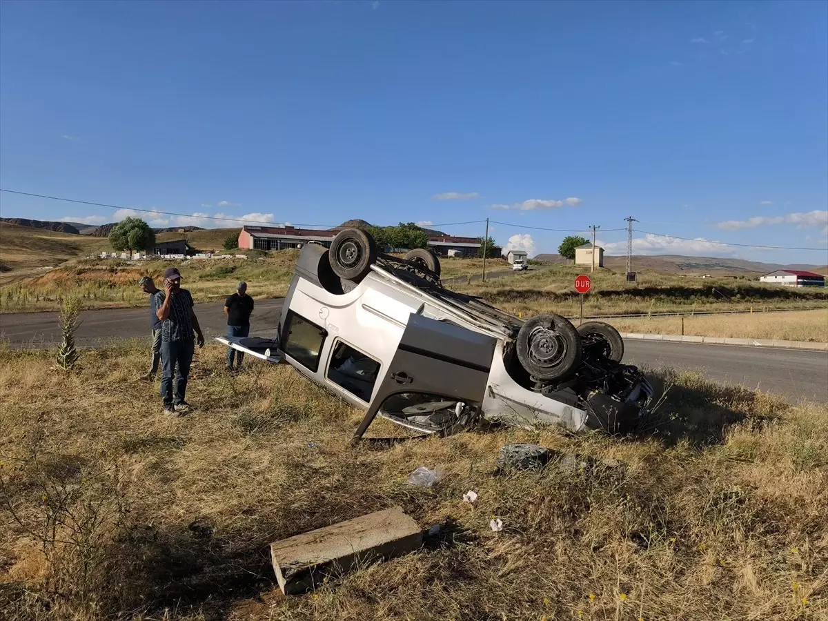 Bingöl'de Trafik Kazası: 3 Yaralı