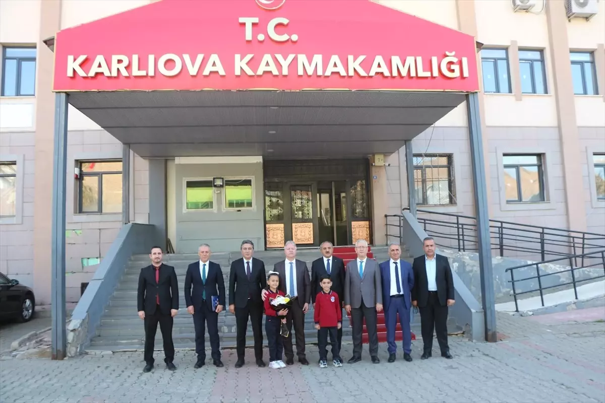 Bingöl İl Milli Eğitim Müdürü Mustafa Özel, Kiğı'da Temaslarda Bulundu