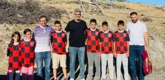 Bingöl'de Dernekten Öğrencilere Eğitim Desteği