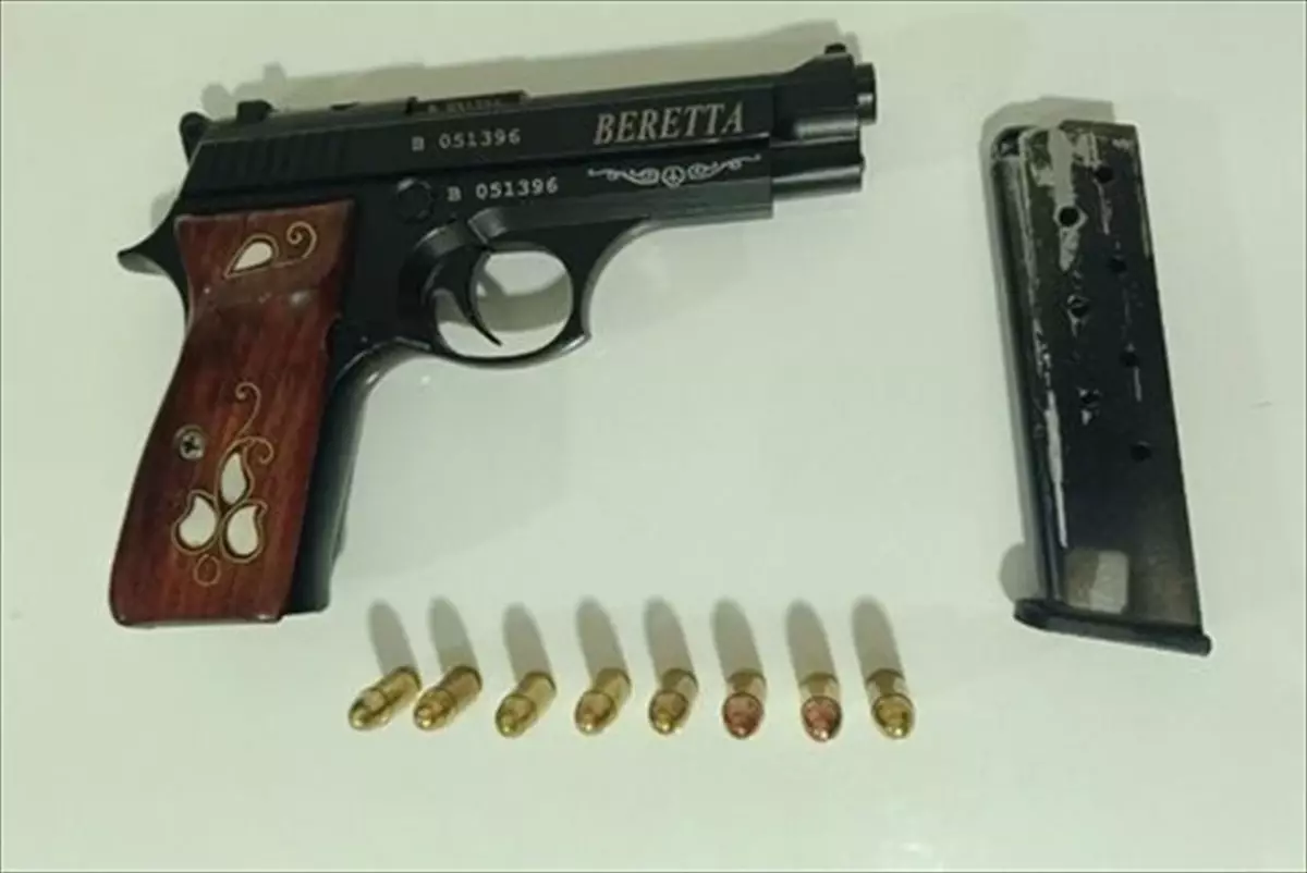 Bingöl'de Ruhsatsız Tabanca Ele Geçirildi