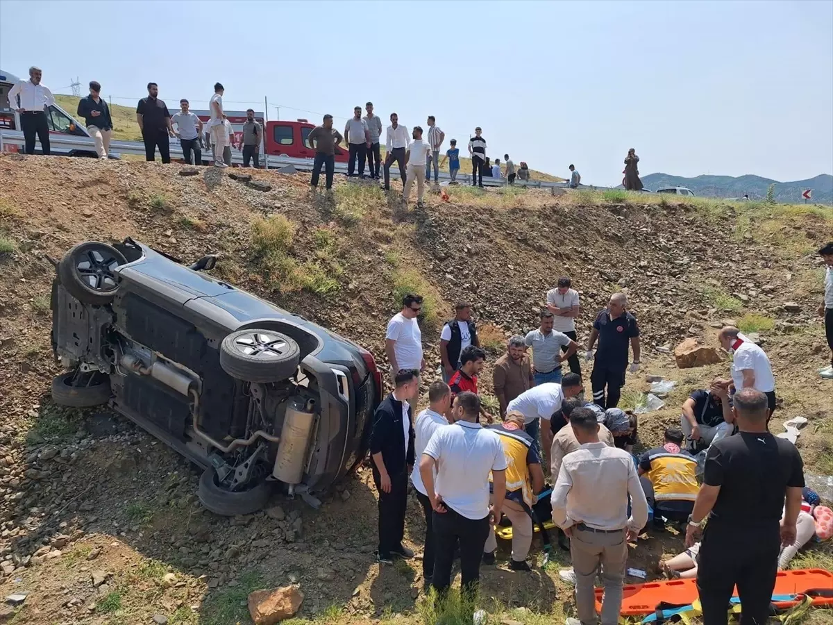 Bingöl'ün Genç İlçesinde Trafik Kazası: 5 Yaralı