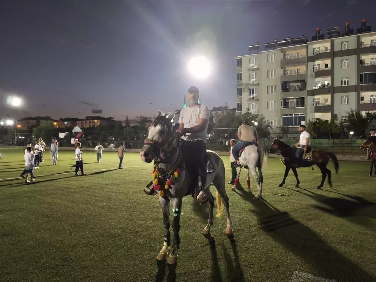 Bingöl'de 'Yeni Yüzyıl Barış Faaliyetleri' kapsamında atlı spor gösterileri düzenlendi