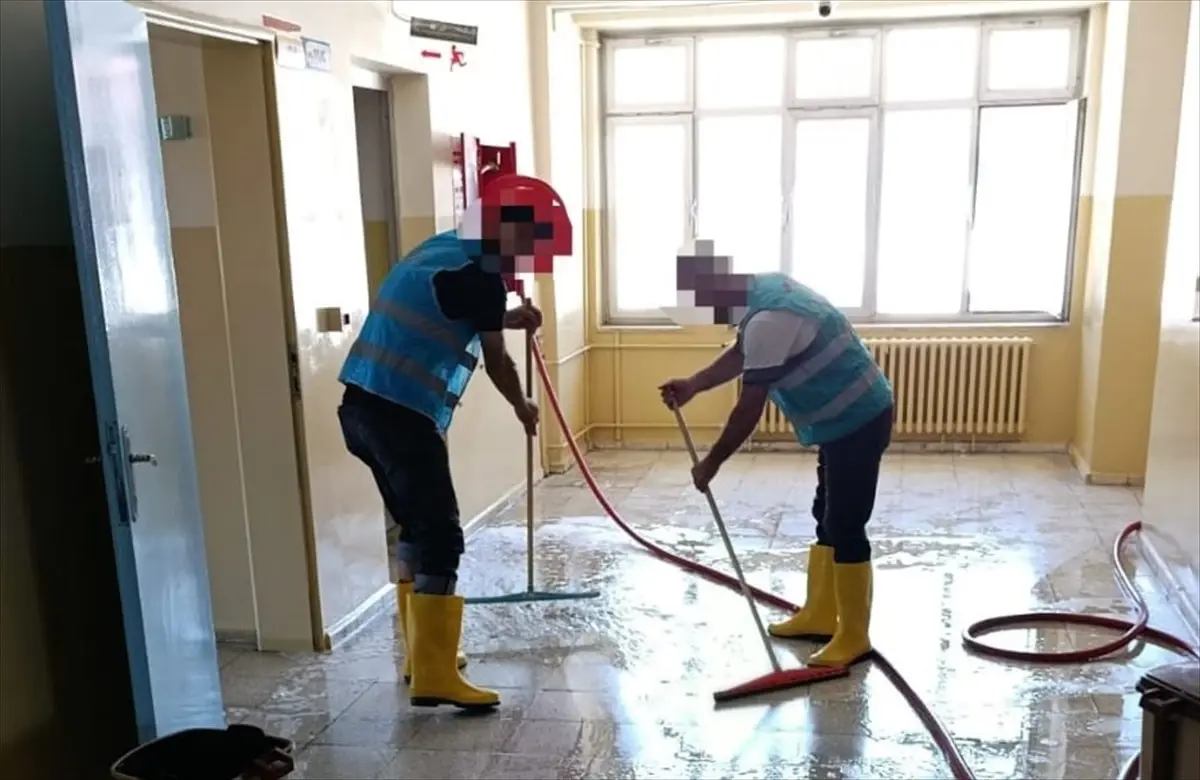 Bingöl'de Denetimli Serbestlik ile Okul Temizlik Çalışmaları