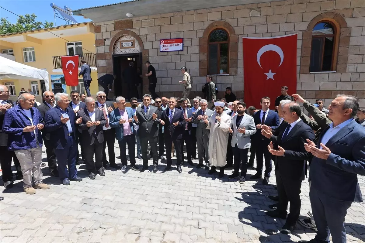Çiçektepe Köyü Camisi'nin Açılışı Törensel Bir Etkinlikle Gerçekleşti