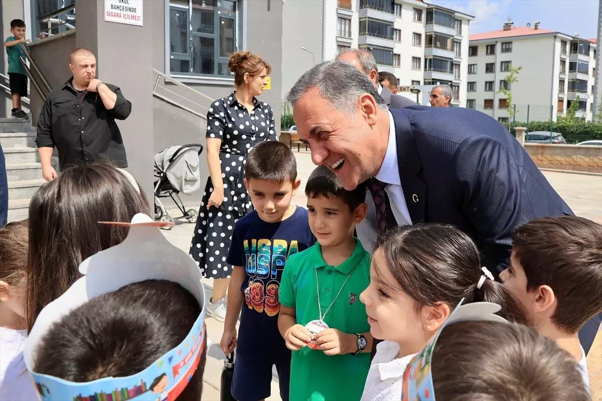 Bingöl Valisi Usta, Öğrencilerle Okula Hoş Geldin Etkinliği Düzenledi