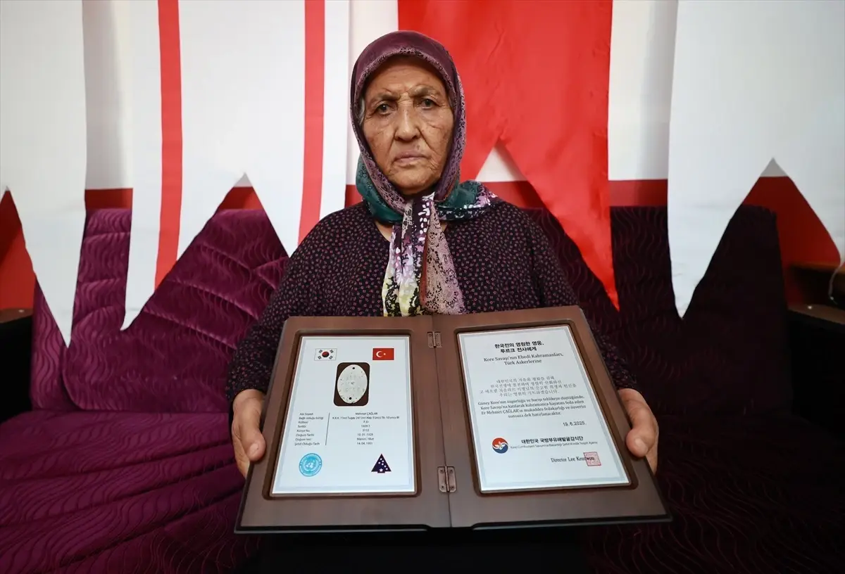 Bir fotoğrafı bile olmayan Kore şehidinin künyesi 74 yıl sonra bulunup ailesine verildi