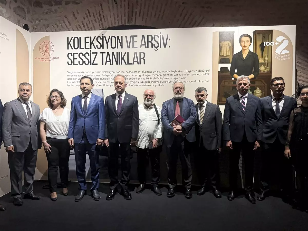 'Bir Tutkunun Peşinde: Leyla Asım Turgut' sergisi Sultanahmet'te açıldı