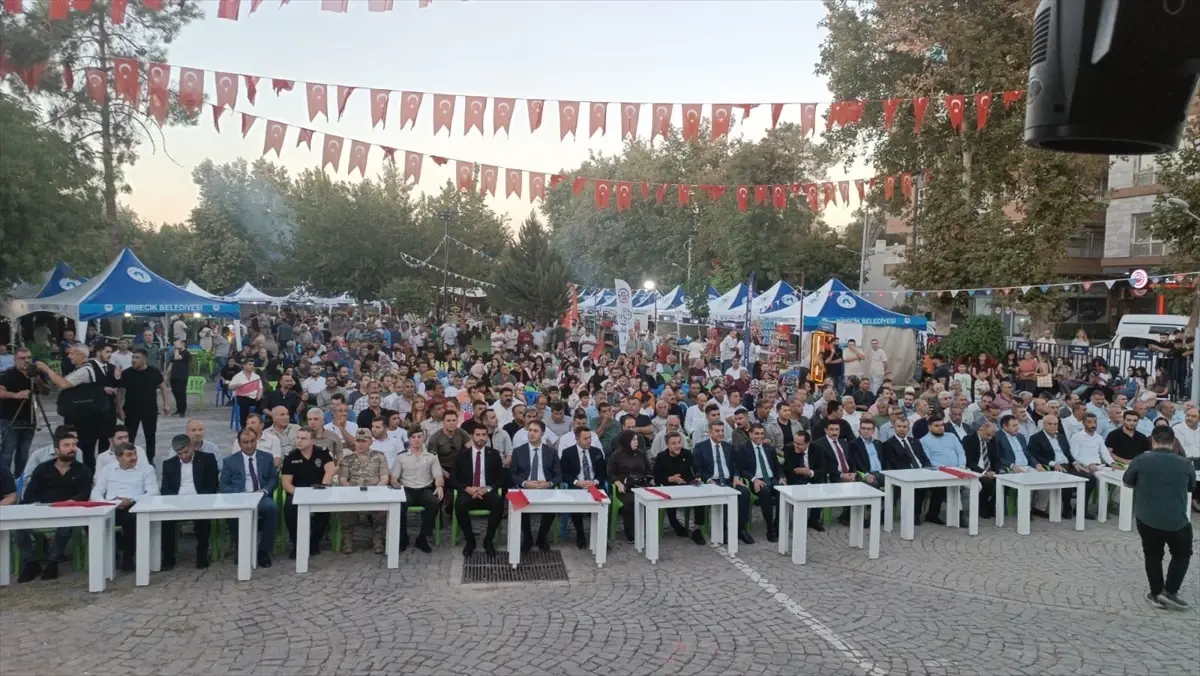 Birecik'te Fıstık ve Patlıcan Festivali Düzenlendi
