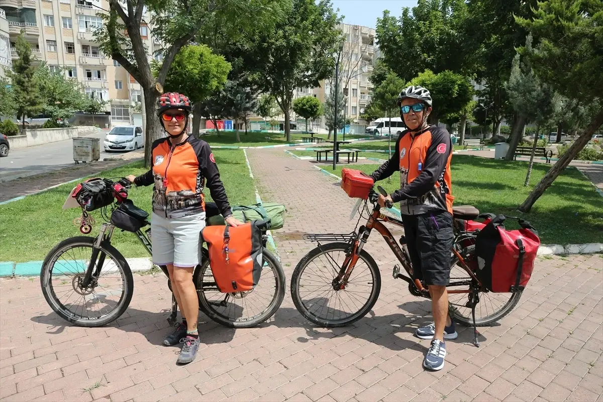 İzmirli Çift 81 İli Pedal Çevirerek Gezmeyi Hedefliyor