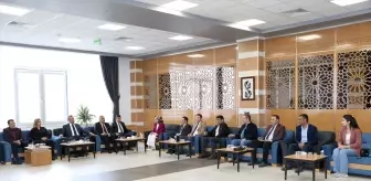 Bitlis Eren Üniversitesi Rektörü Elmastaş, unvan alan ve atanan personelle buluştu