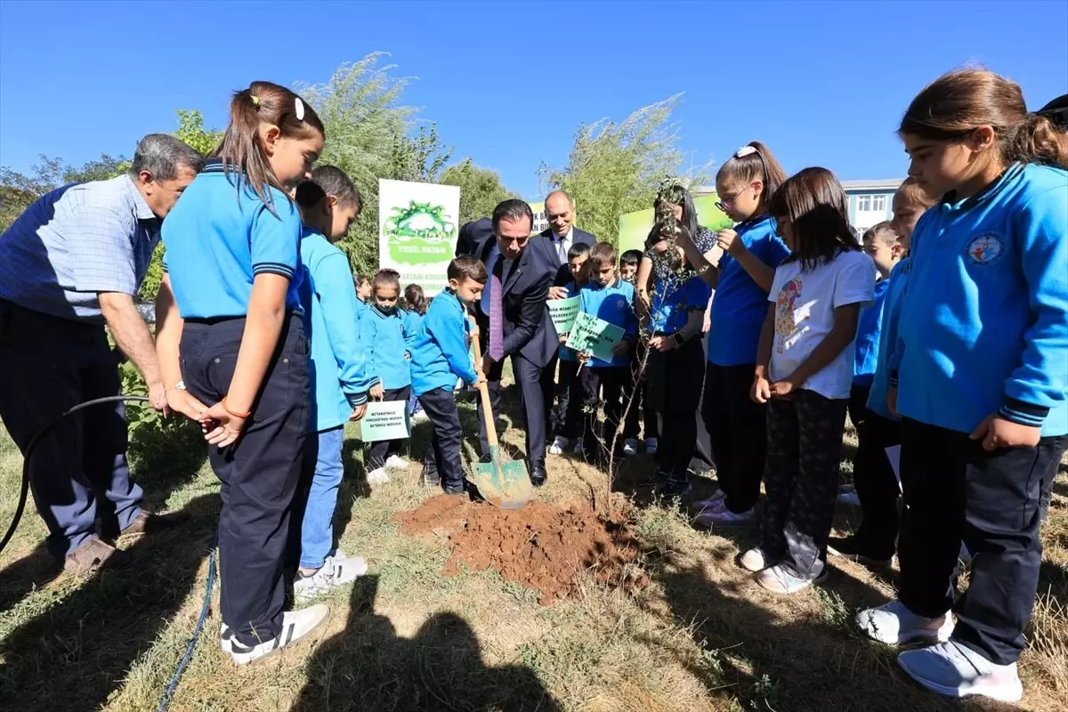 Bitlis'te 2025-2026 Eğitim Öğretim Yılı Açılış Töreni Düzenlendi