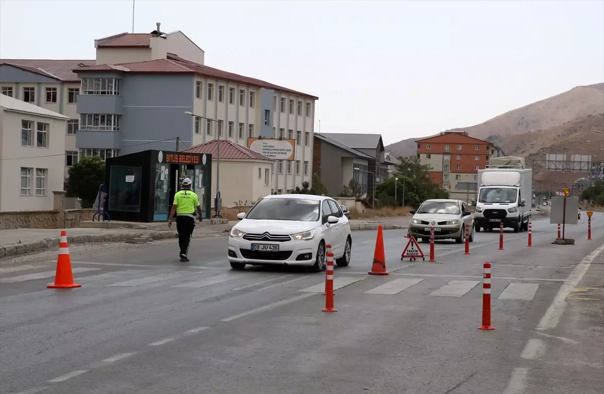 Bitlis'te Asayiş Uygulamaları: Uyuşturucu ve Silah Ele Geçirildi