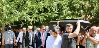 Bitlis Valisi, Merhum İl Genel Meclis Başkanı Ali Akın'ın Cenaze Törenine Katıldı