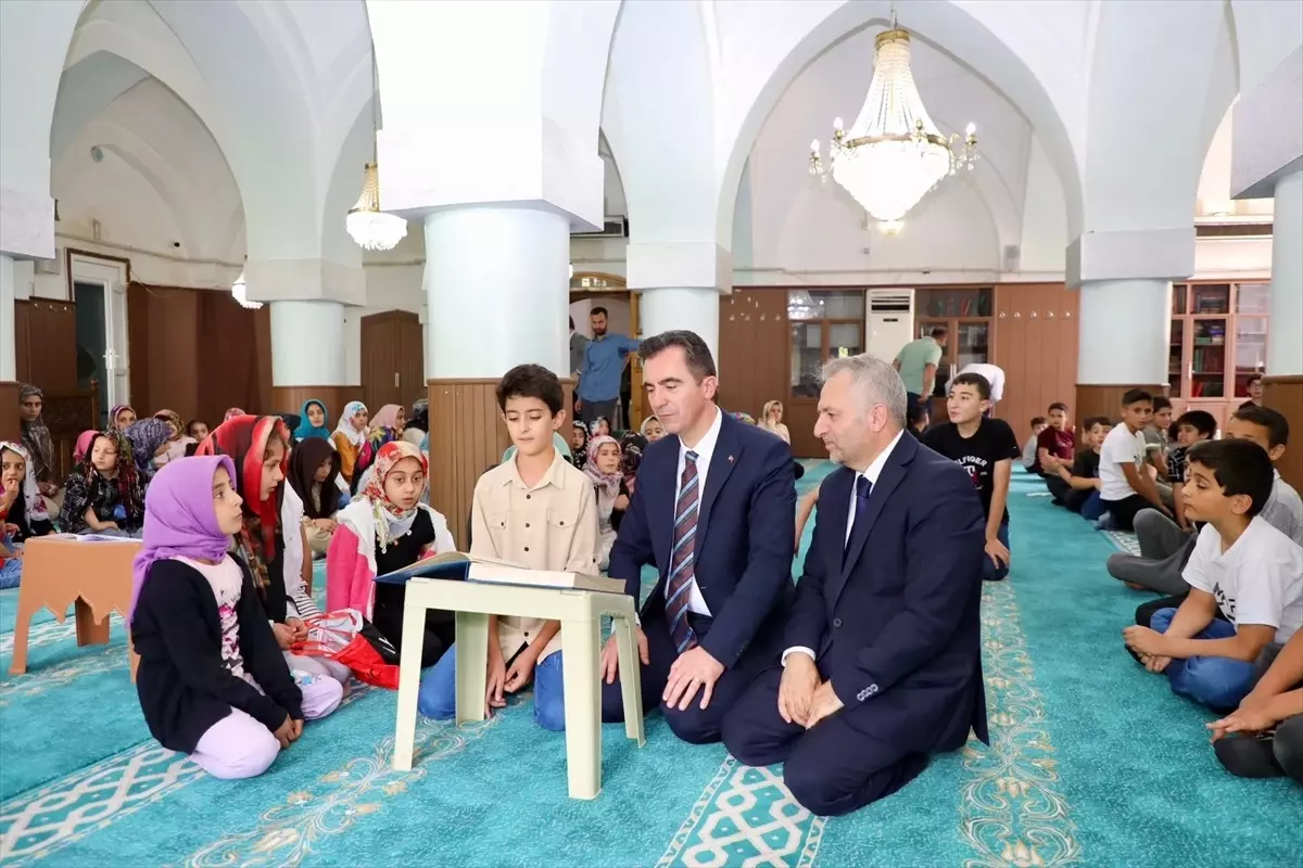 Bitlis Valisi Ahmet Karakaya, Kur'an Kursu Öğrencileriyle Buluştu
