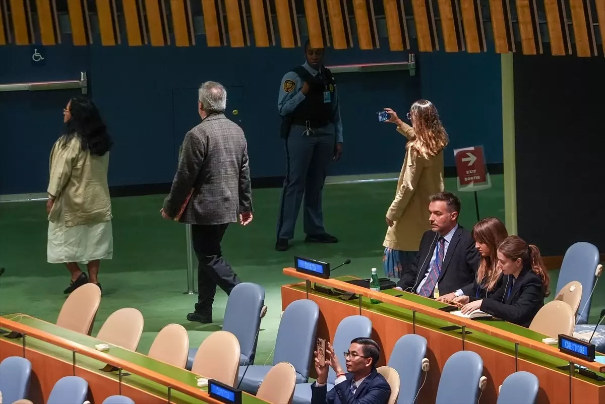 Netanyahu'nun BM Konuşması Protesto Edildi