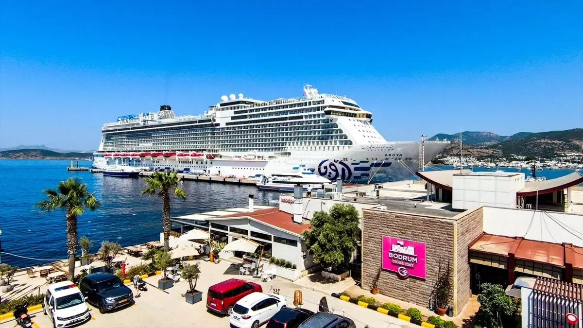 Bodrum'a İlk Defa Gelen AROYA Cruises Yolcuları Coşkuyla Karşılandı