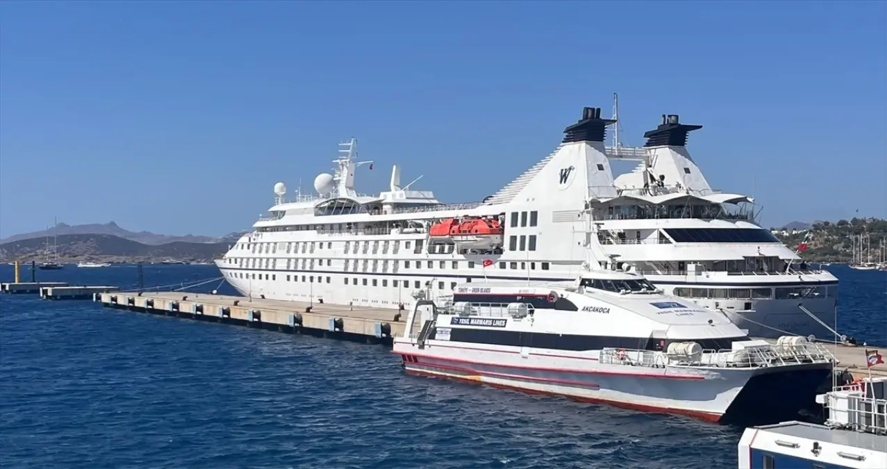Bodrum'a Gelen Star Legend Kruvaziyeri 287 Yolcu Taşıdı
