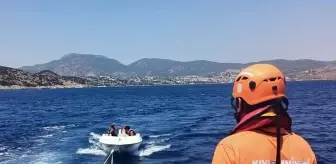 Bodrum'da Sürüklenen İki Teknedeki 9 Kişi Kurtarıldı