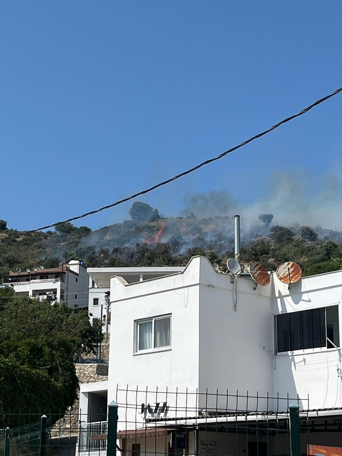Bodrum'da Çıkan Yangın Hızla Kontrol Altına Alındı
