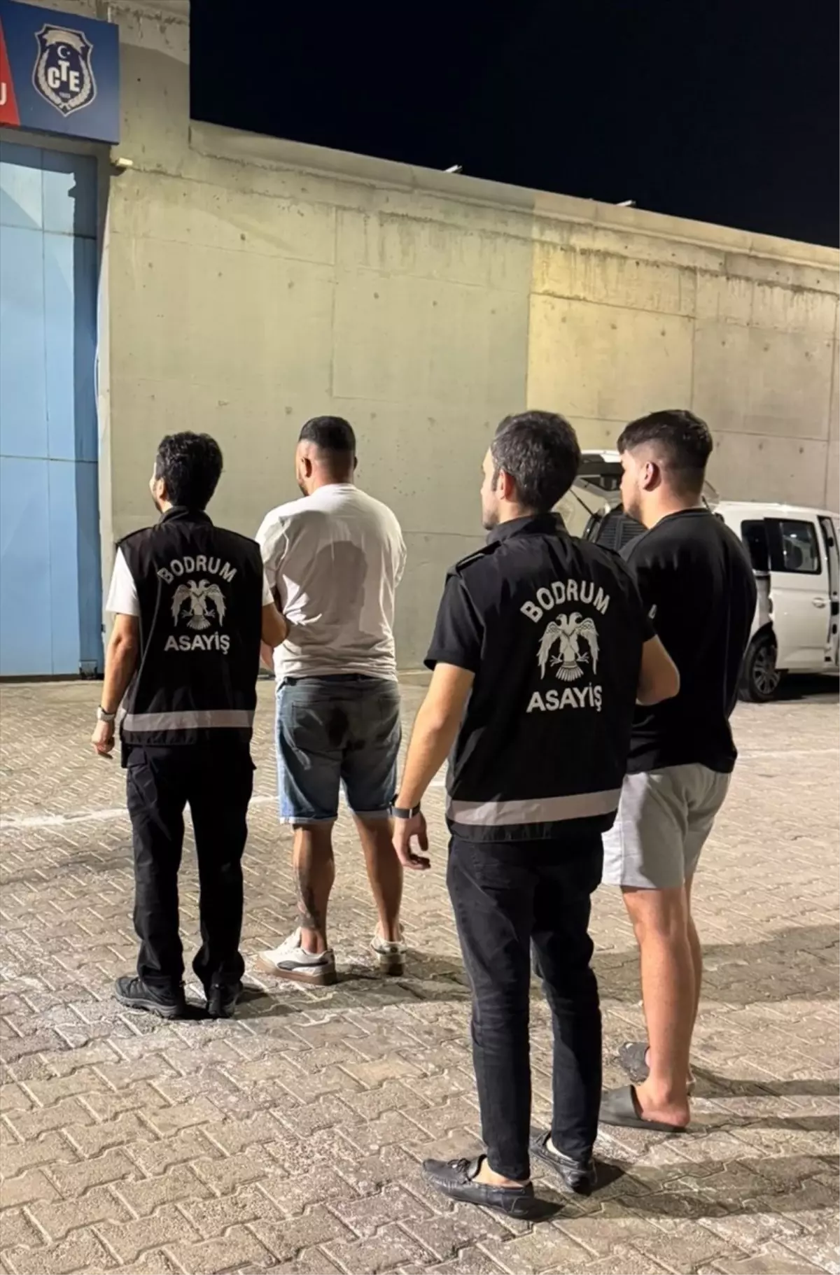Bodrum'da Kafe Çalışanları ile Müşteriler Arasında Silahlı Kavga