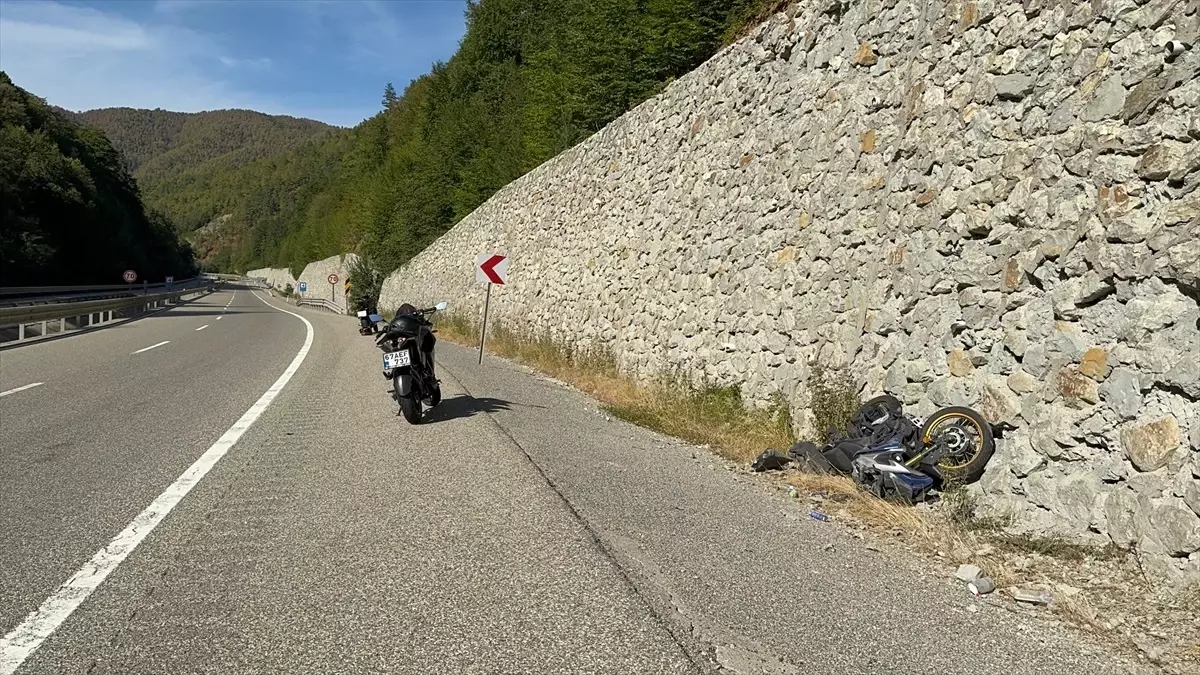 Bolu'da Trafik Kazası: Polis Memuru Hayatını Kaybetti