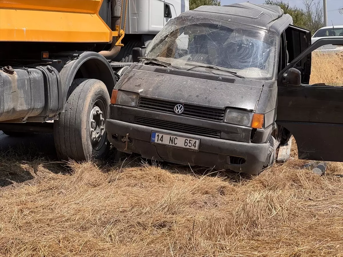 Bolu'da Trafik Kazası: İki Kişi Yaralandı
