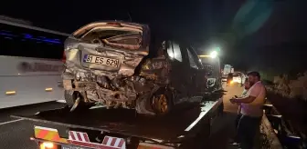 Bolu'da Otoyolda Kamyonla Çarpışma: 3 Yaralı