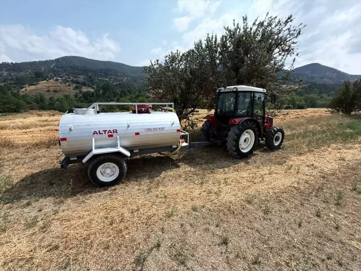 Bolu'da Biçerdöverlere Su Tankerleri Eşlik Ediyor