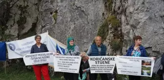 Bosna Hersek'te 33 Yıl Sonra Koricanske Kayalıkları'nda Anma Töreni Düzenlendi