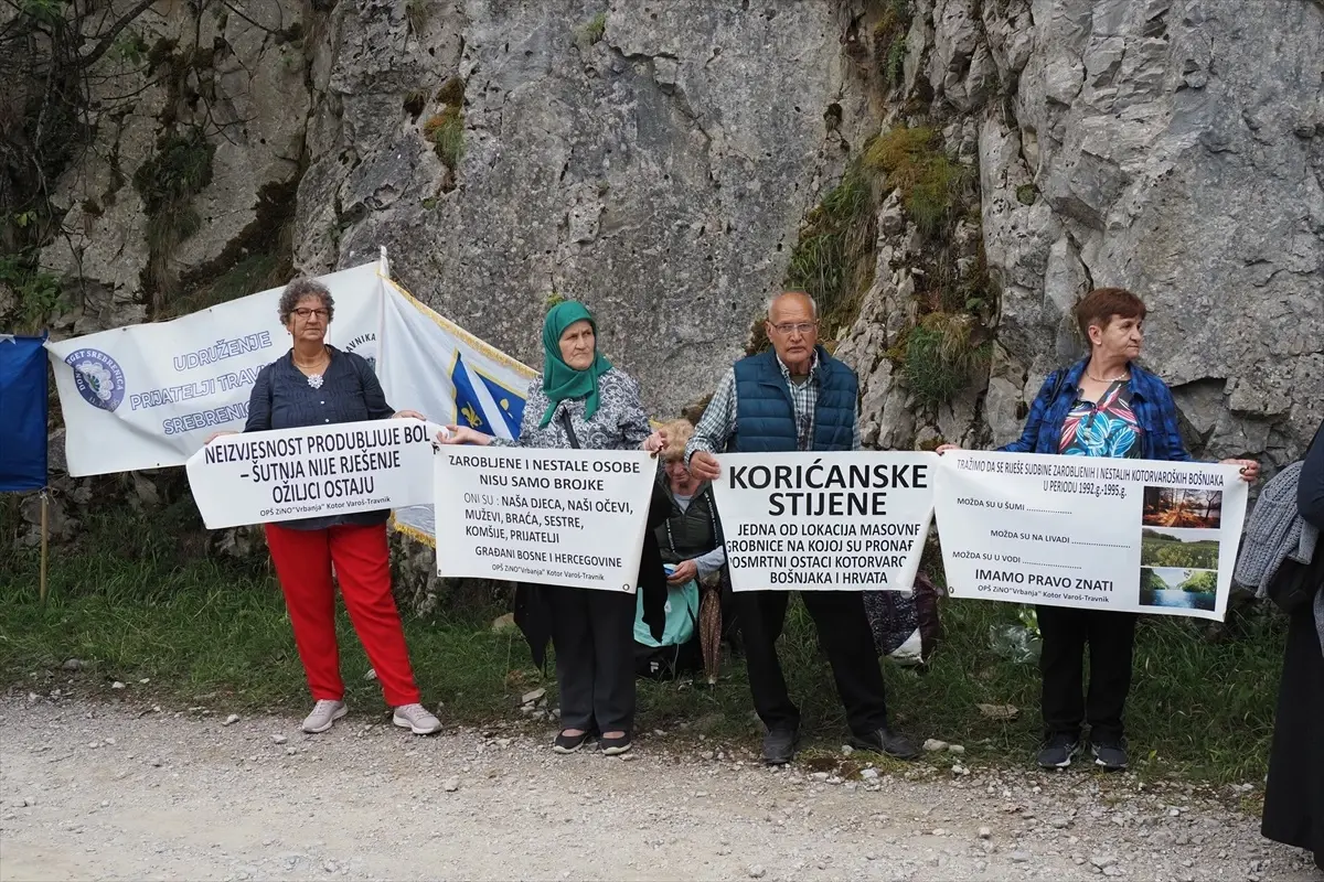 Bosna Hersek'te 33 Yıl Sonra Koricanske Kayalıkları'nda Anma Töreni Düzenlendi
