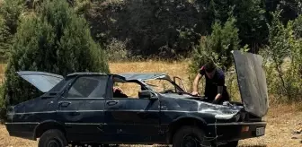 Boyabat'ta Otomobil Devrildi, İki Kişi Yaralandı
